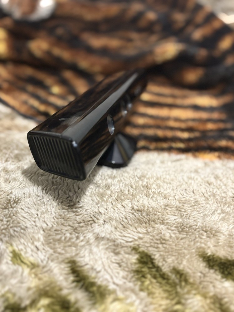 Xbox 360 Kinect model 1414 Black 06/24/2007