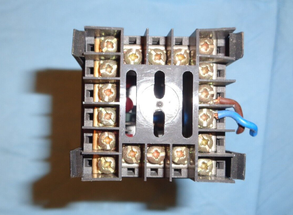 Omega Model CN1600 Temperature / Process Controller