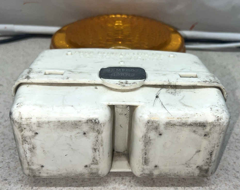 Amber Blinking Barrier Construction Road Lights (Hazard) Poco Blinker Lite. INC