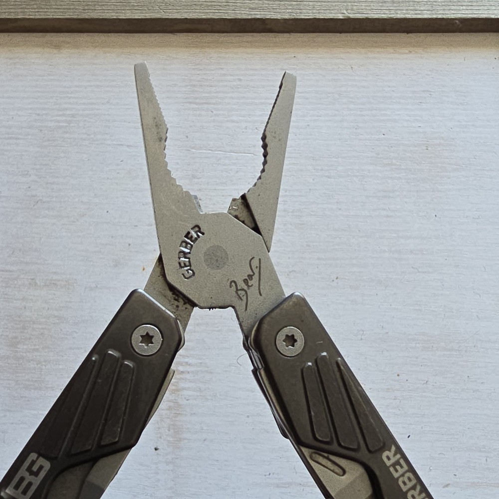 GERBER BEAR GRYLLS BG COMPACT MINI MULTI PLIERS TOOL KNIFE