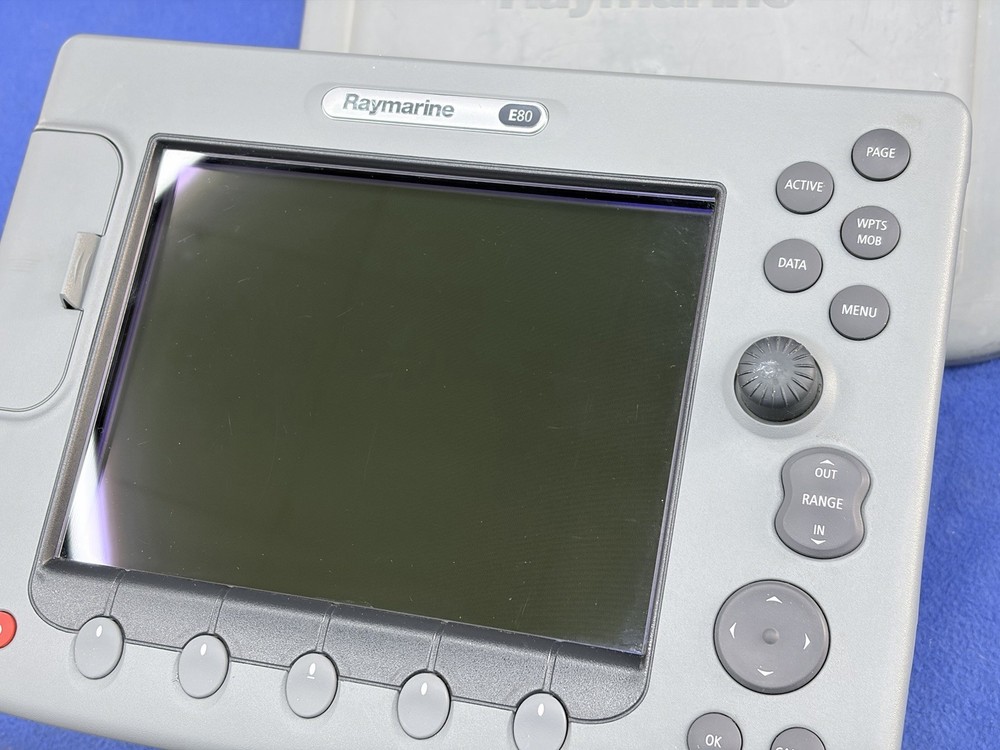 Raymarine E80 Classic GPS Chartplotter Multifunction Display W/ Cover; Tested
