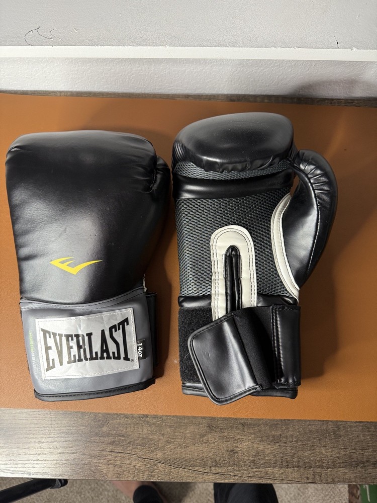 EVERLAST BOXING PRO STYLE TRAINING GLOVES 14 OZ.