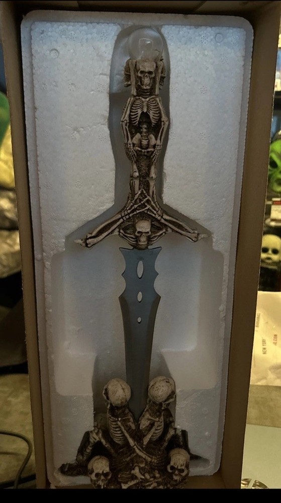 Skull Dagger