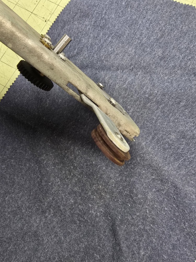 Hammarlund SP-600 Ham Radio Receiver Part - Frequency Dial Support Assembly