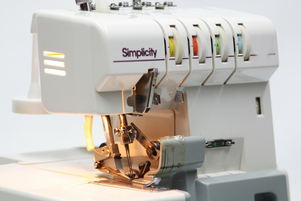 SIMPLICITY EASY LOOK SL804SP SERGE SERWING MACHINE
