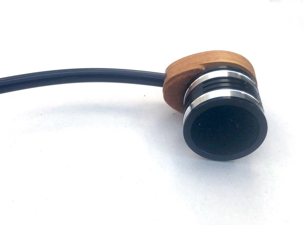 Grit snare and tom tom drum microphone