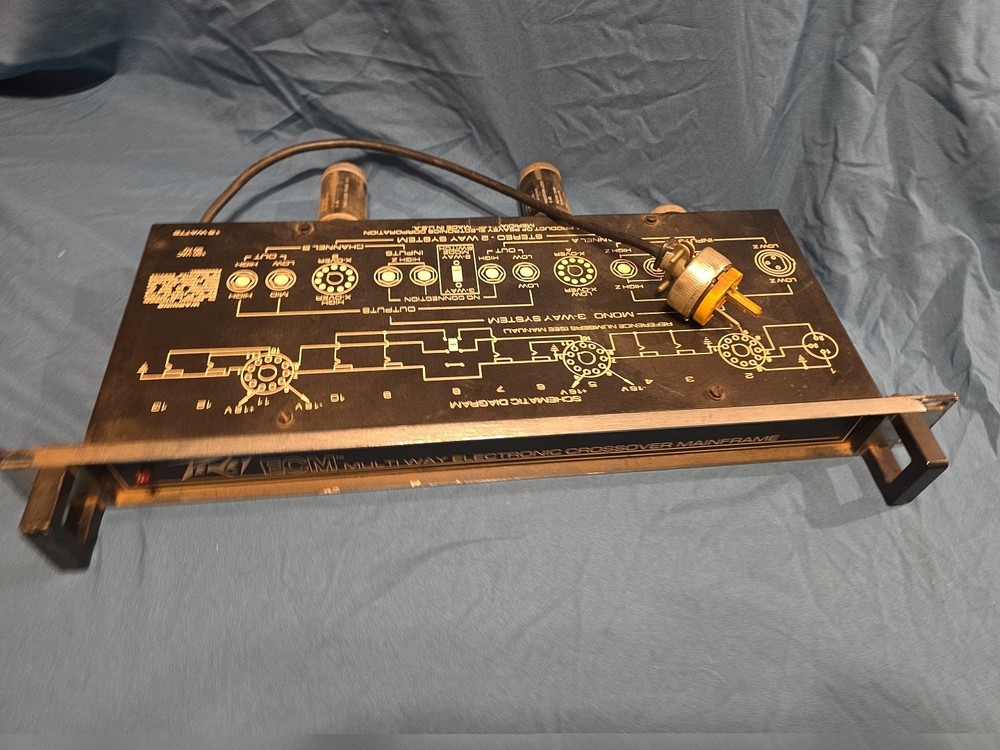 Peavey ECM Multi Way Electronic Crossover Mainframe Pro Audio Rackmount Unit