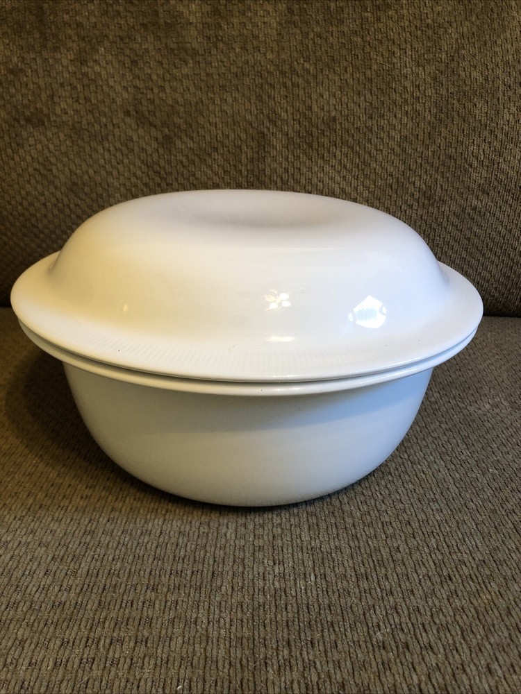 Franciscan Cassorole Round Dish / With Lid