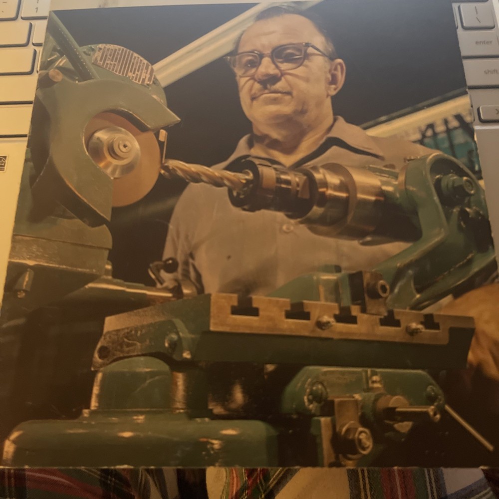 Pratt & Whitney Tool and Radius Grinders Fold out Brochure