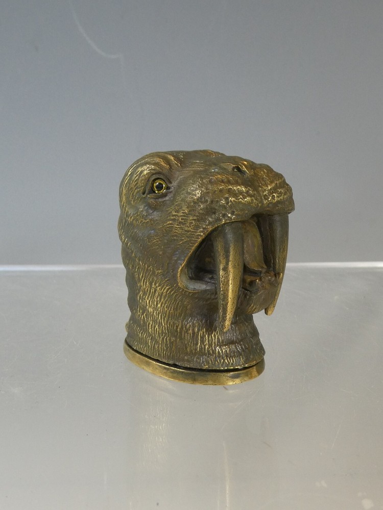 BRASS NOVELTY WALRUS HEAD VESTA MATCH STRIKE CASE