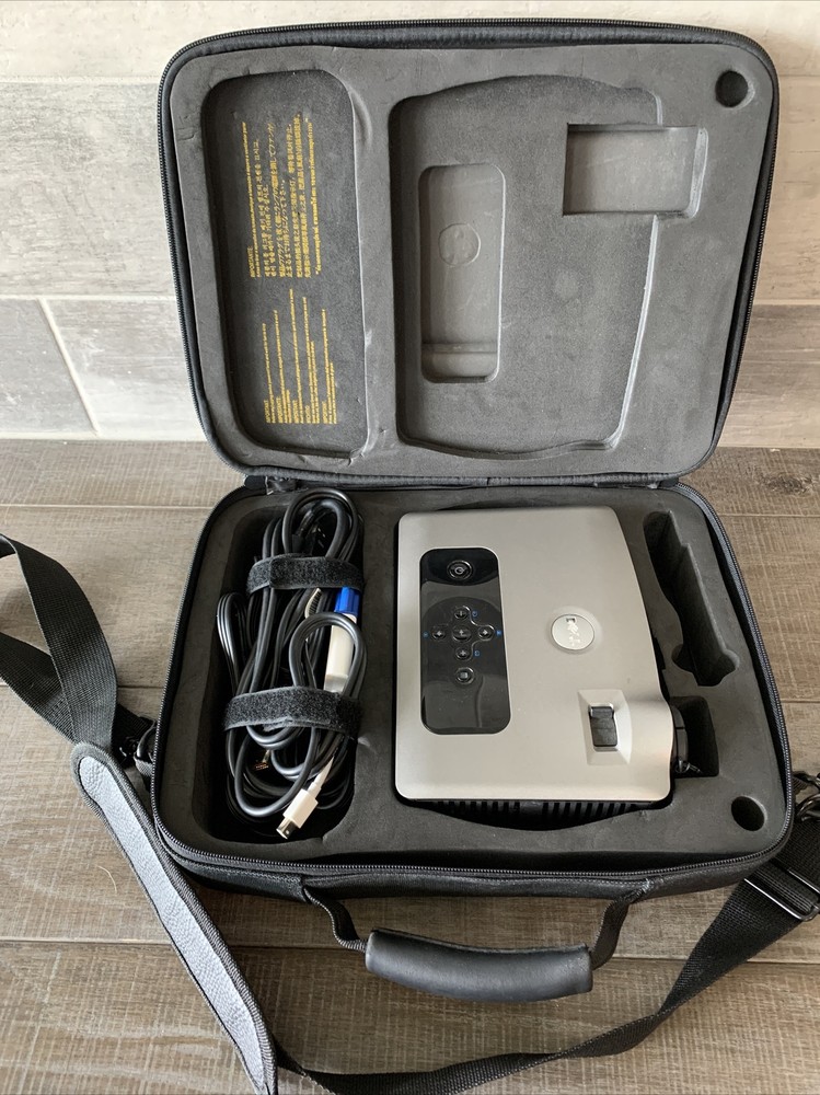 Dell 3400mp projector, working, with case And cables