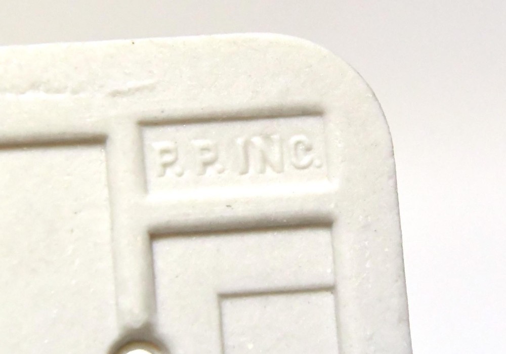 VINTAGE NOS CERAMIC PORCELAIN SWITCH PLATE