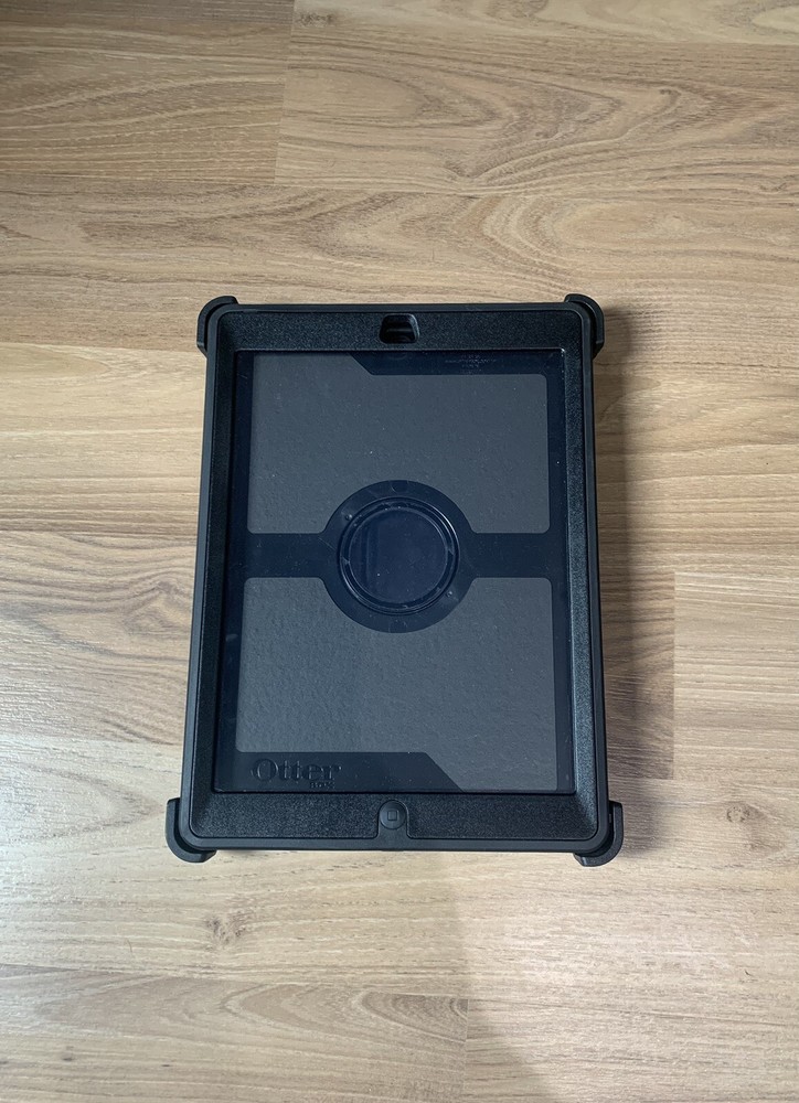 iPad 5th Otterbox (12 Cases Available )