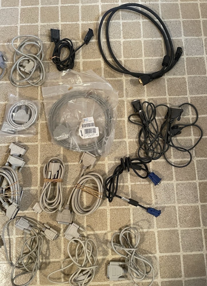 Collection of 25 Various Locking End Computer Cables VGA Printer etc.