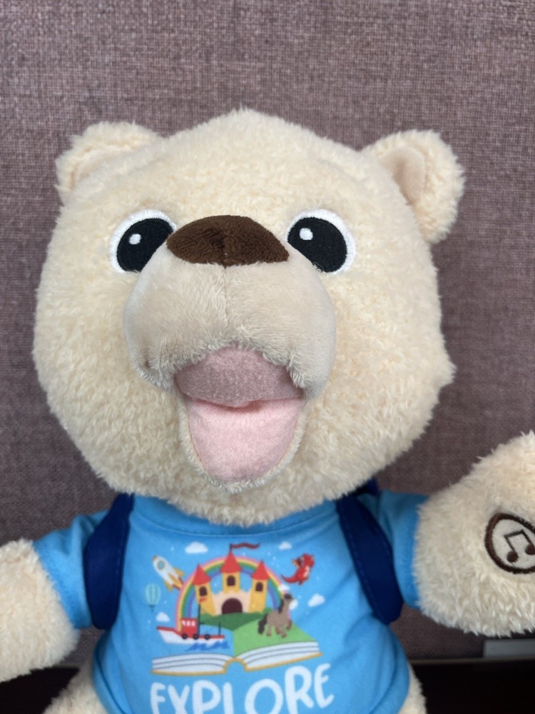 Spark create imagine, interactive learning, bear sings And Lights Up.