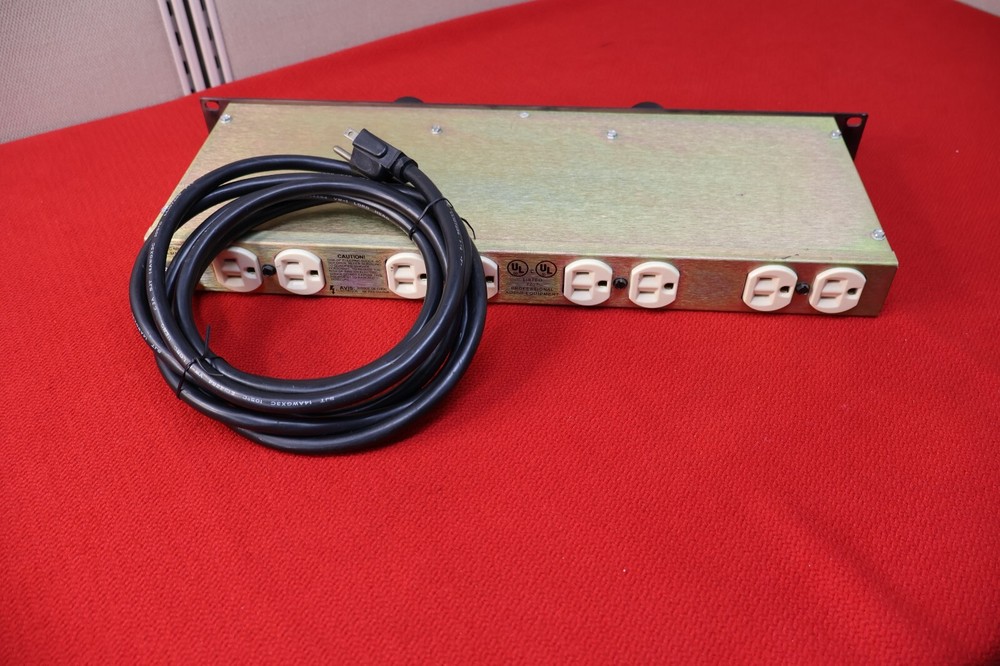 Furman PL-8 8-Outlet Power Conditioner