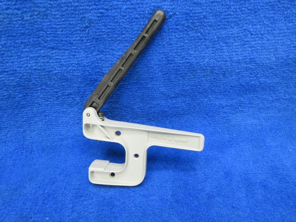 BADGE-A-MINIT Beginner Hand Held Press Button Pin Maker Craft - Tool Only