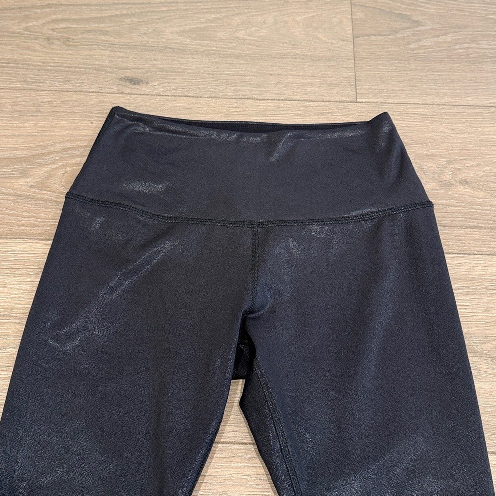 BEYOND YOGA Black Pearlized High Waisted Midi Active Workout Legging Size Medium