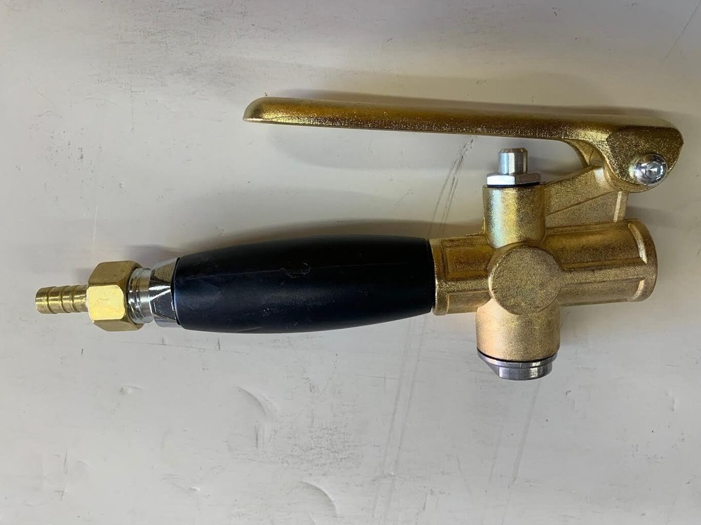 Stucco sprayer air valve