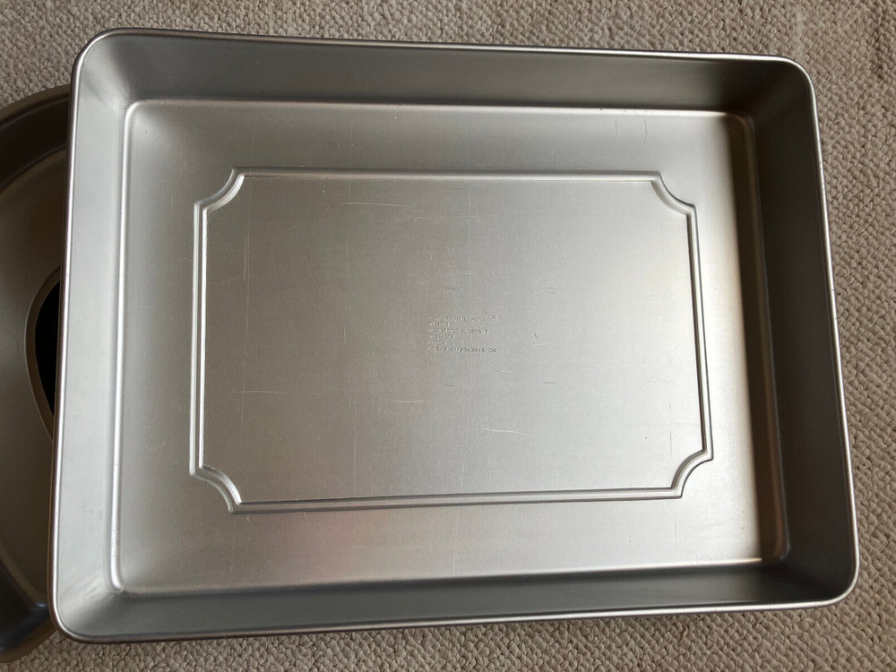 2 vintage Wilton cake pans