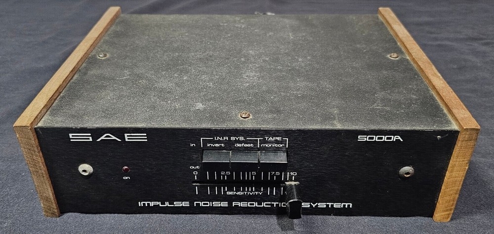 SAE Model 5000A Impulse Noise Reduction System - Tested Powers On