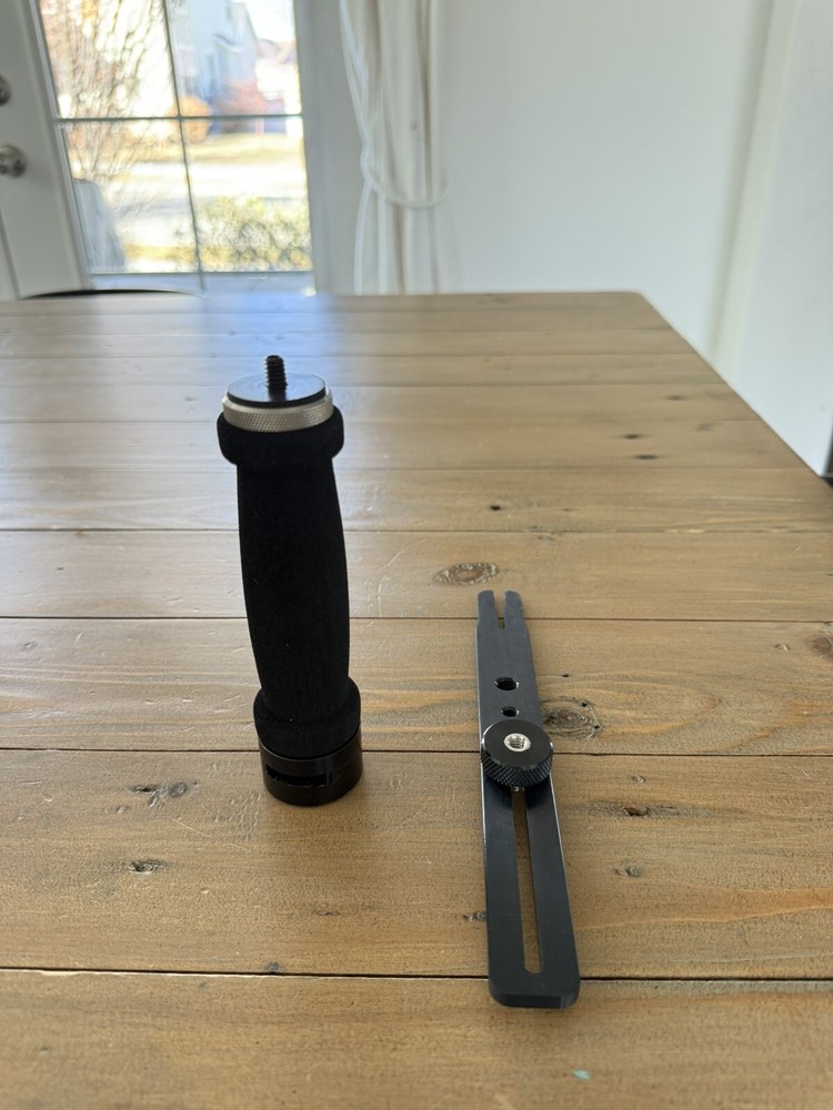 Quantum Flash Bracket with Quick Release