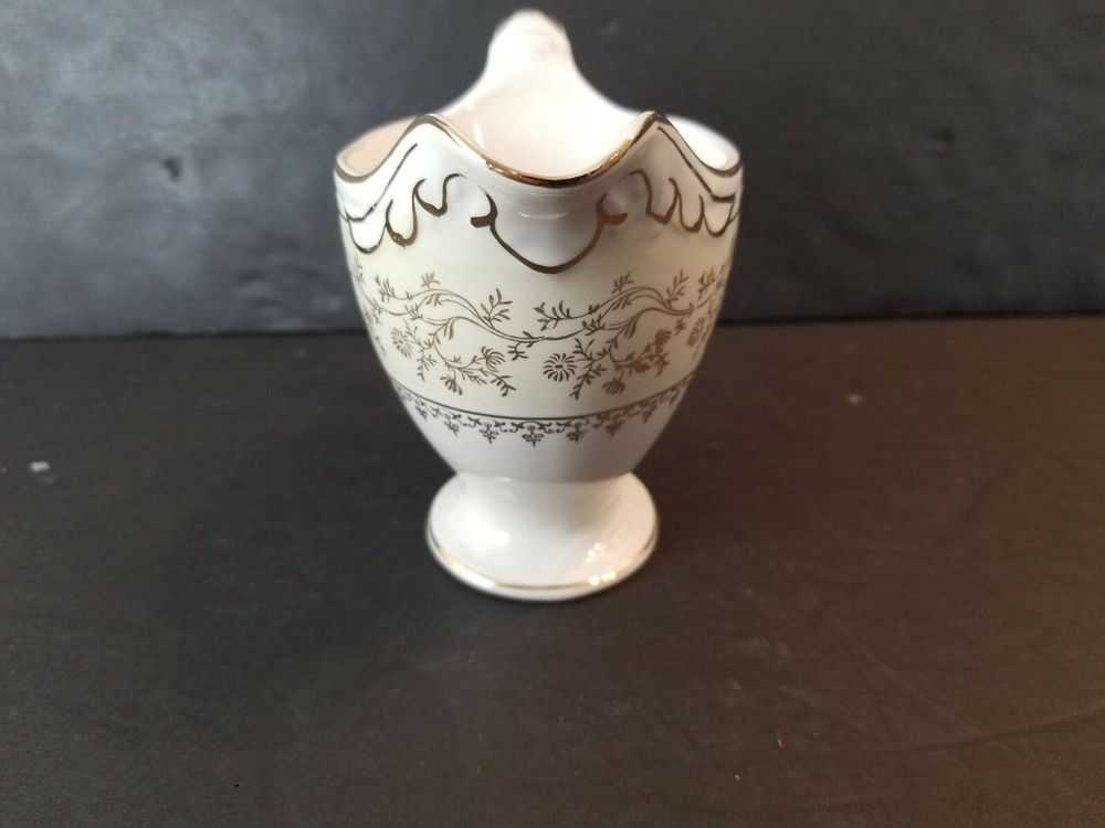HLC968 By Homer Laughlin, Craftsman Creamer