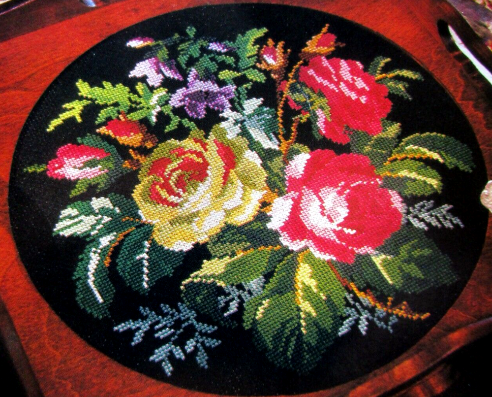 Intertwined Squares Sampler Rose Bouquet Pillow Design CROSS STITCH PATTERNS