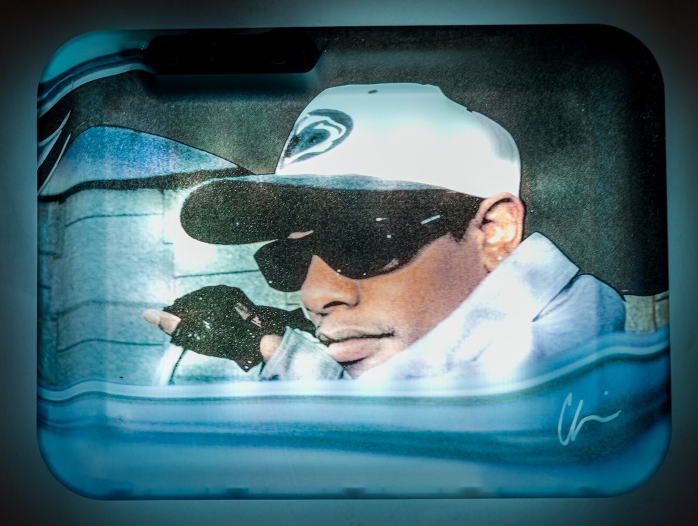Glowtray x EAZY-DUZ-IT Light Up Rolling Tray - 6 Multicolor LED