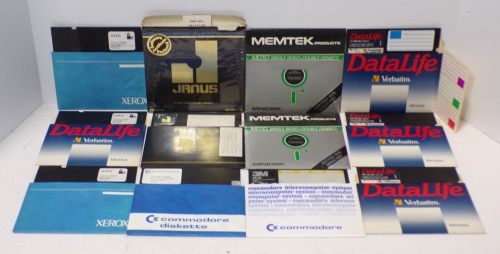 Commodore 64 Vintage 5.25" Floppy Disk Software Bits Collection - Lot 031825WT-A