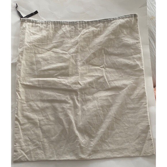Cos dust bag
