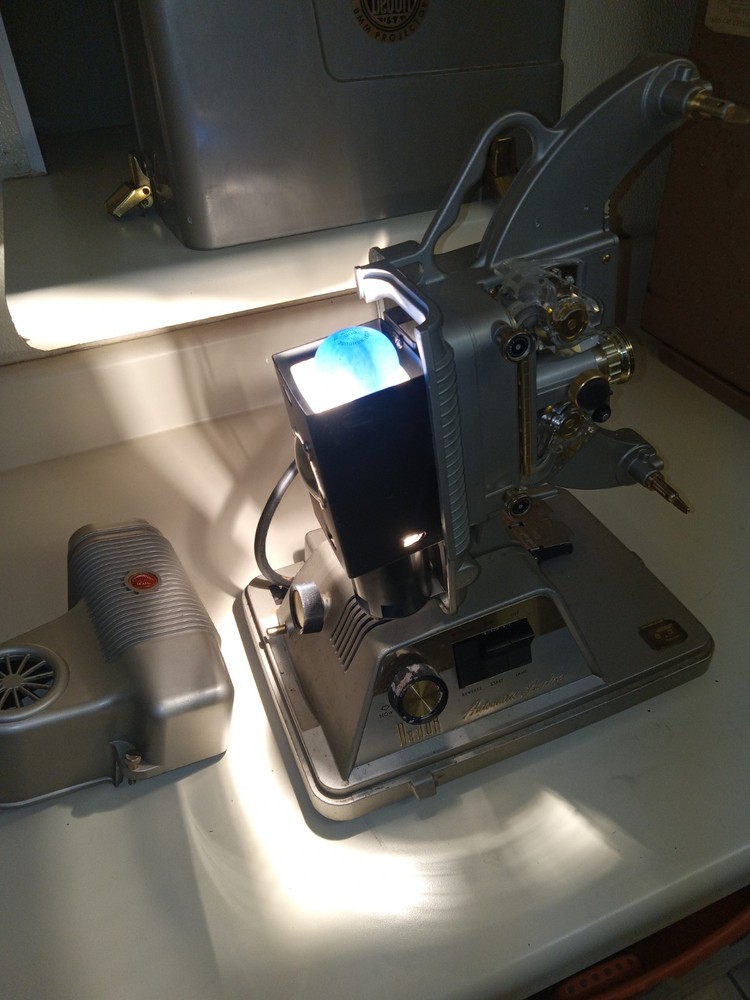 DeJur Automatic 8mm Projector.