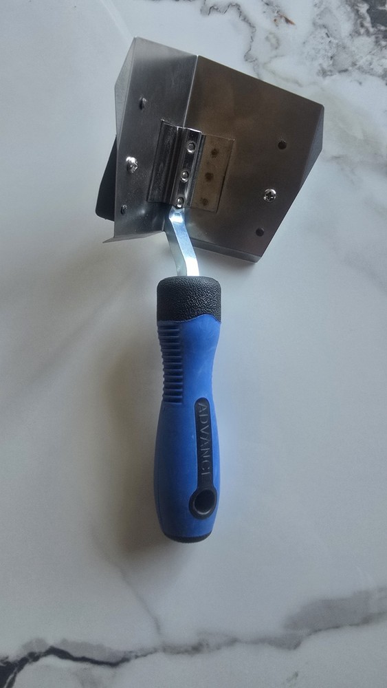 Advance Equipment Inside 90 Corner Hand Flusher