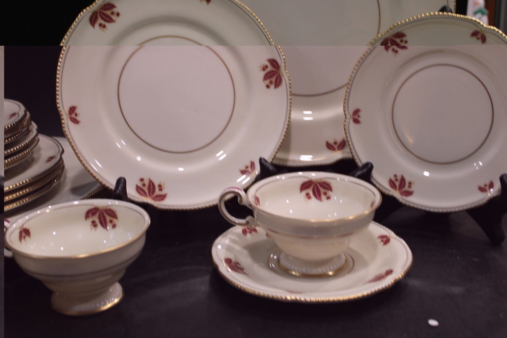 Castleton Jubilee 4 - 5 Setting 20 pieces (3 Available)