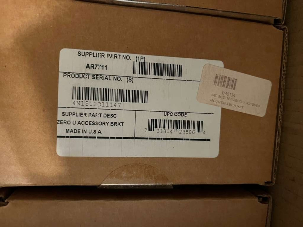 APC NetShelter Zero U Accessory Mounting Bracket AR7711