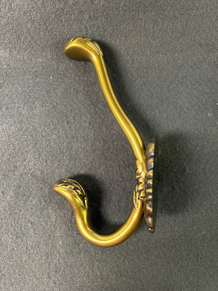 Victorian Leaf Hook