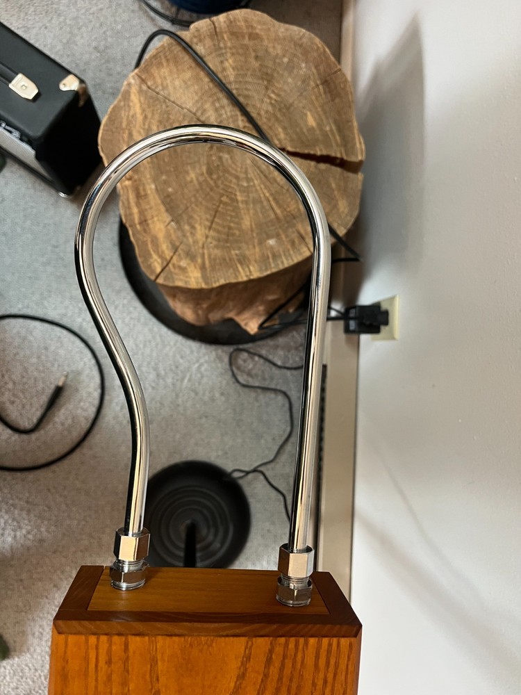 MOOG Theremin THEETHER01 Desktop Synthesizer and mic stand