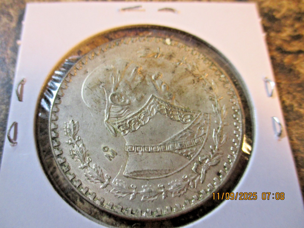 1961 MEXICO UN PESO SILVER