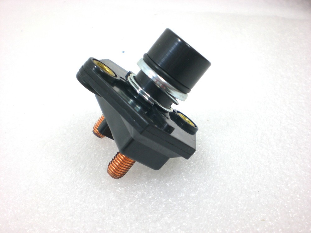 12 Volt DC Heavy-Duty Start Momentary Push-Button Starter Switch (50 Amps)