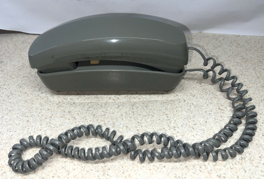 Vtg trimline Style Touchtone Phone. UNTESTED. Cool 313 Area Code.