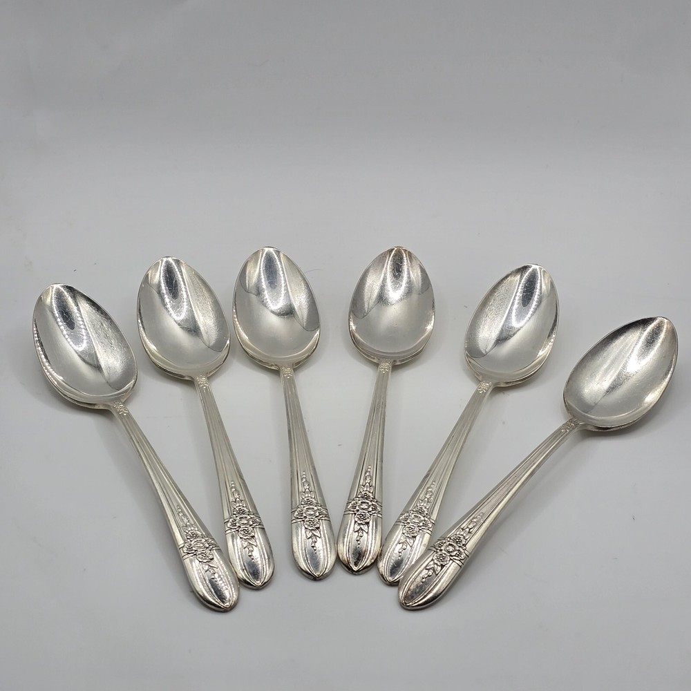 Rogers International  1940's Triumph 6 Cereal Or Teaspoons