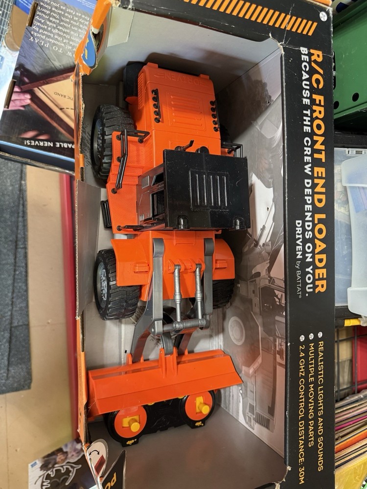 DRIVEN R/C FRONT END LOADER BY BA TTAT