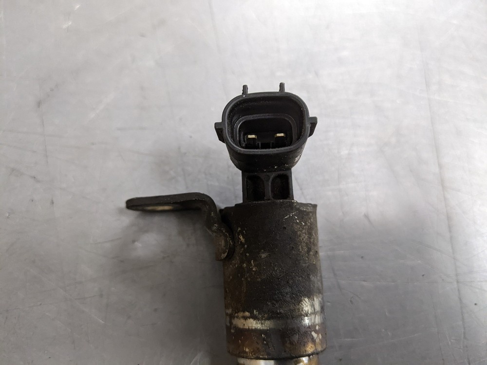Variable Valve Timing Solenoid From 2009 GMC Acadia 3.6 AWD