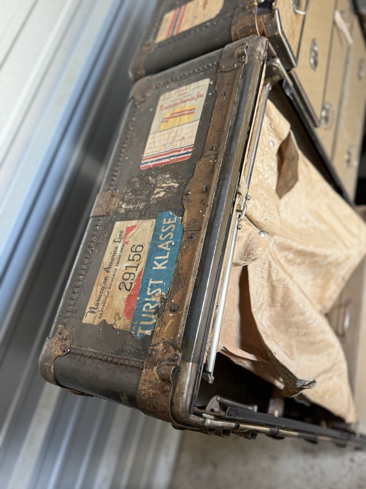 Wardrobe Steamer Trunk