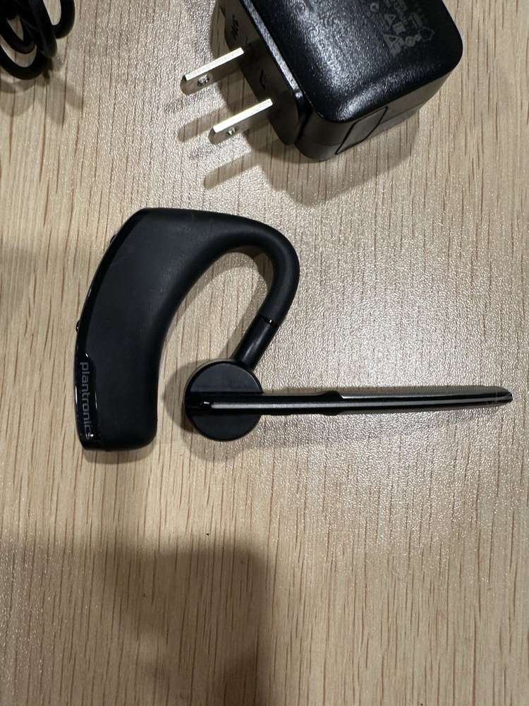 Plantropics Voyager Legend Missing Ear piece Includes Charging Dock Tested