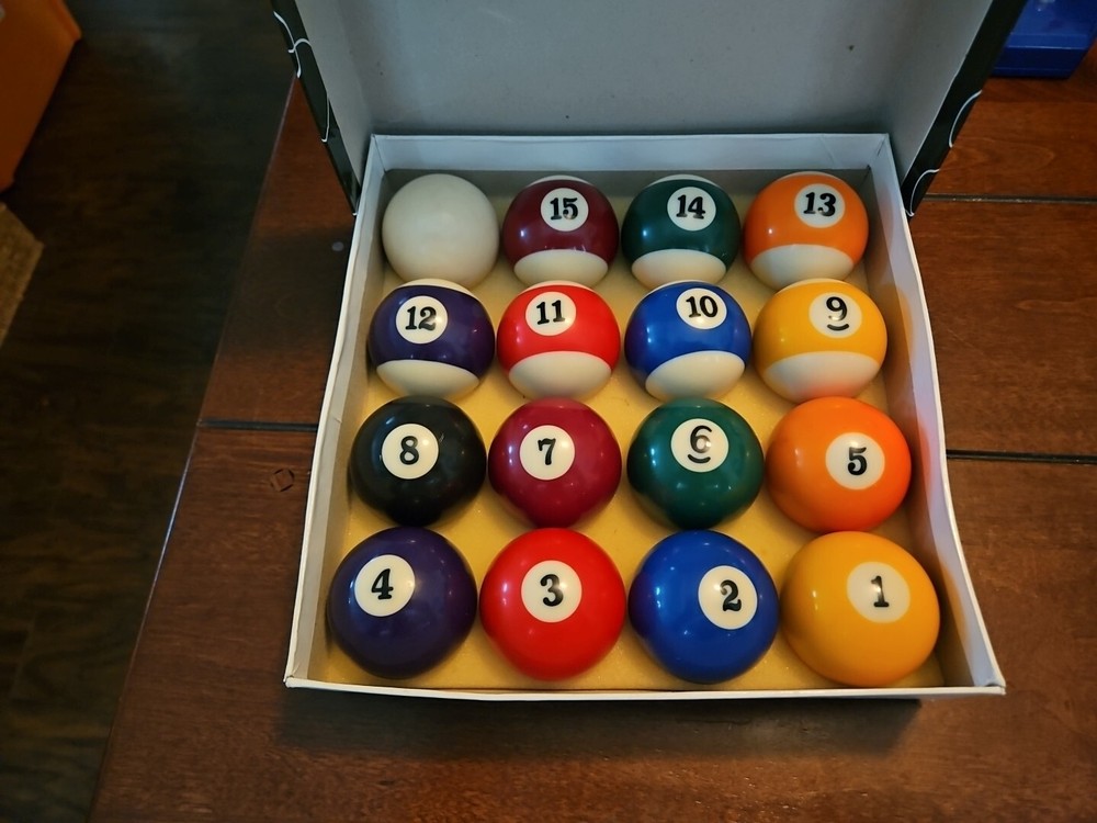 Vintage Pool Table Balls Complete set w/ Box