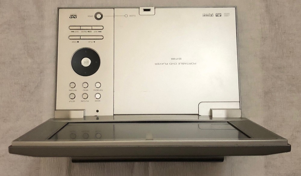 TOSHIBA PORTABLE DVD PLAYER