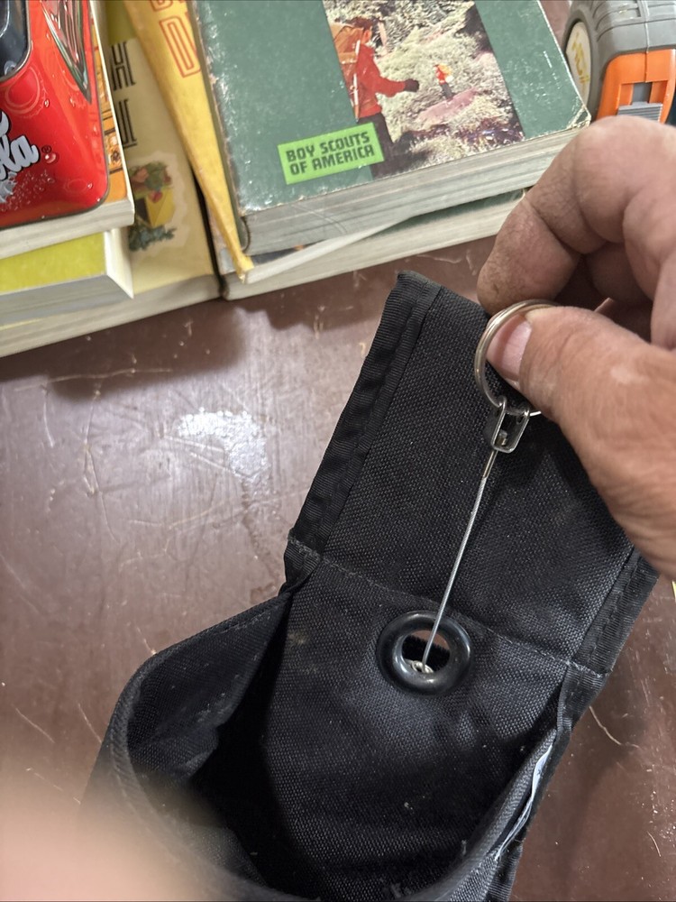 PYTHON SAFETY SINGLE TOOL HOLDER WITH RETRACTOR