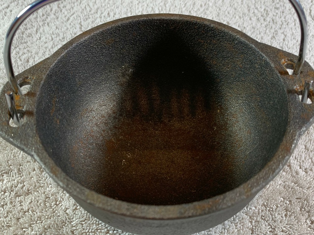 Miniature Benjamin & Medwin Cast Iron #2 Cauldron Kettle Pot w/ Handle Neat!