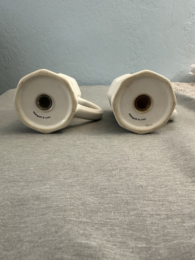 White Ceramic Round Glossy Salt & Pepper Shakers Pair Solid Pattern